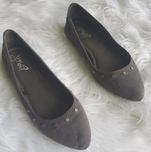 Y-not Mackenzie Flats